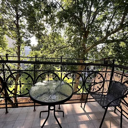 Big Next To Galeria Dominikanska - 4