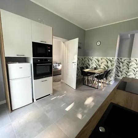 Apartment Big Apart Next To Galeria Dominikanska - 4