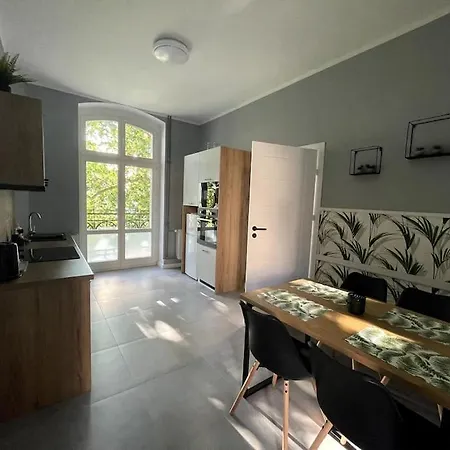 Apartment Big Apart Next To Galeria Dominikanska - 4