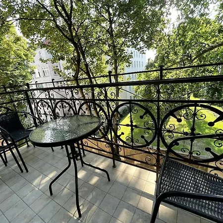 Apartment Big Apart Next To Galeria Dominikanska - 4 *